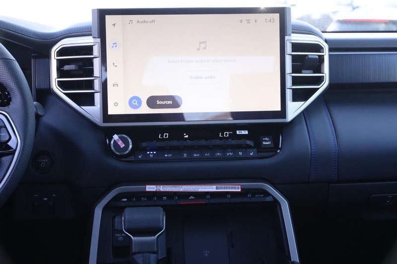 Toyota Tundra 4WD Vehicle Full-screen Gallery Image 24