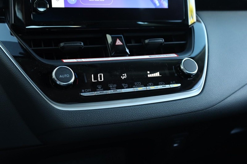 Toyota Corolla Vehicle Image 13