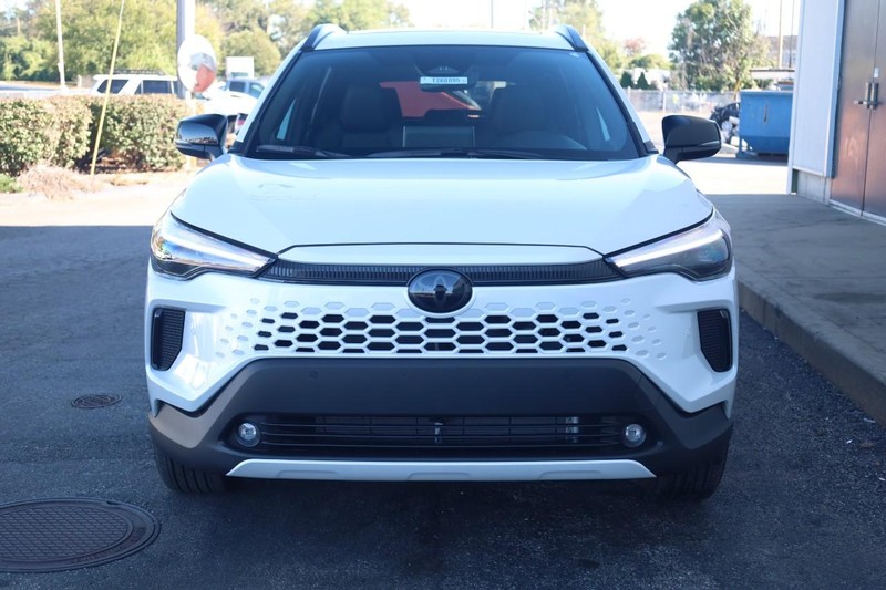 Toyota Corolla Cross Vehicle Full-screen Gallery Image 4