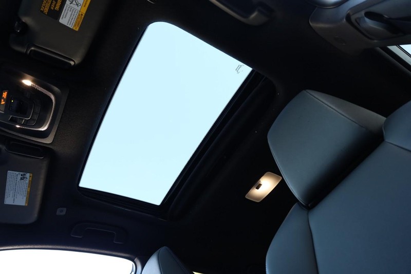 Toyota Corolla Cross Vehicle Full-screen Gallery Image 10