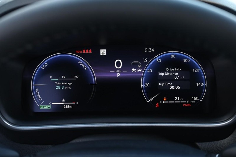 Toyota Corolla Cross Vehicle Full-screen Gallery Image 12