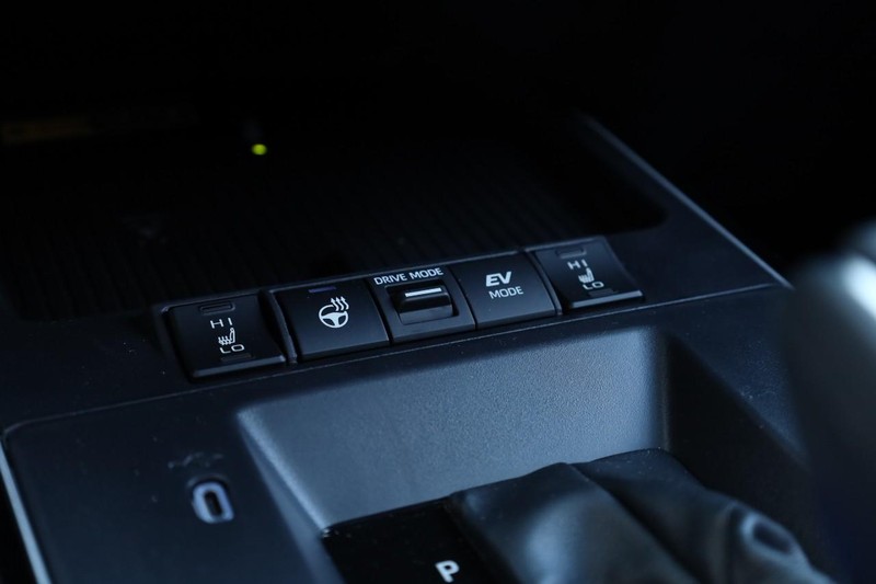 Toyota Corolla Cross Vehicle Full-screen Gallery Image 16