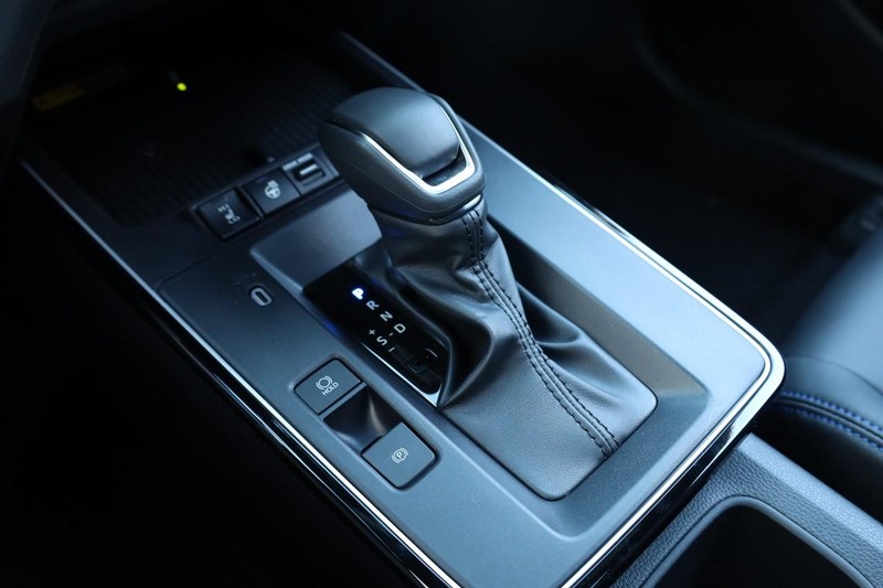 Toyota Corolla Cross Vehicle Full-screen Gallery Image 17