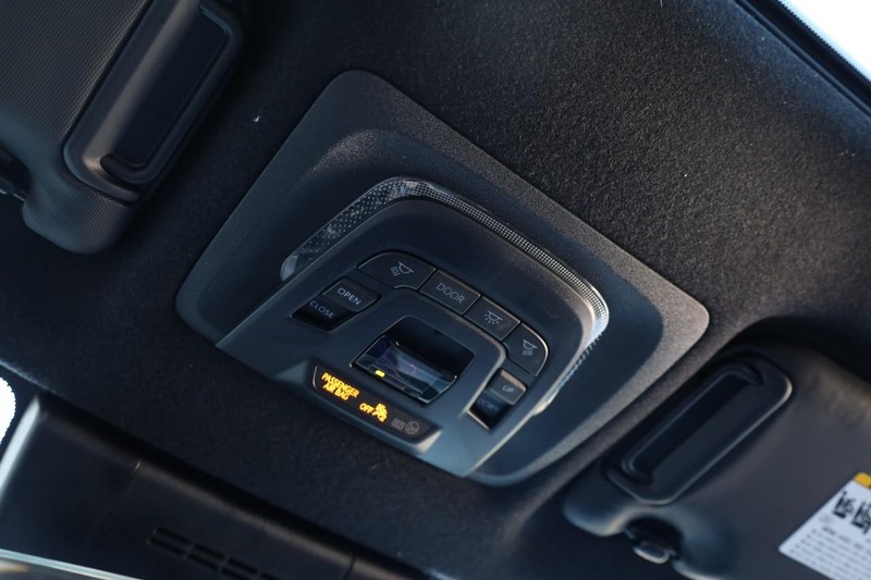 Toyota Corolla Cross Vehicle Full-screen Gallery Image 18