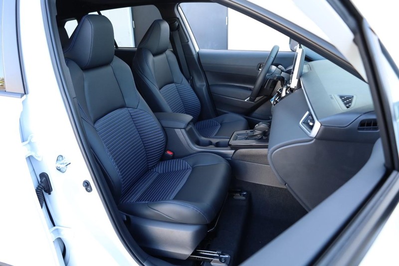 Toyota Corolla Cross Vehicle Full-screen Gallery Image 25