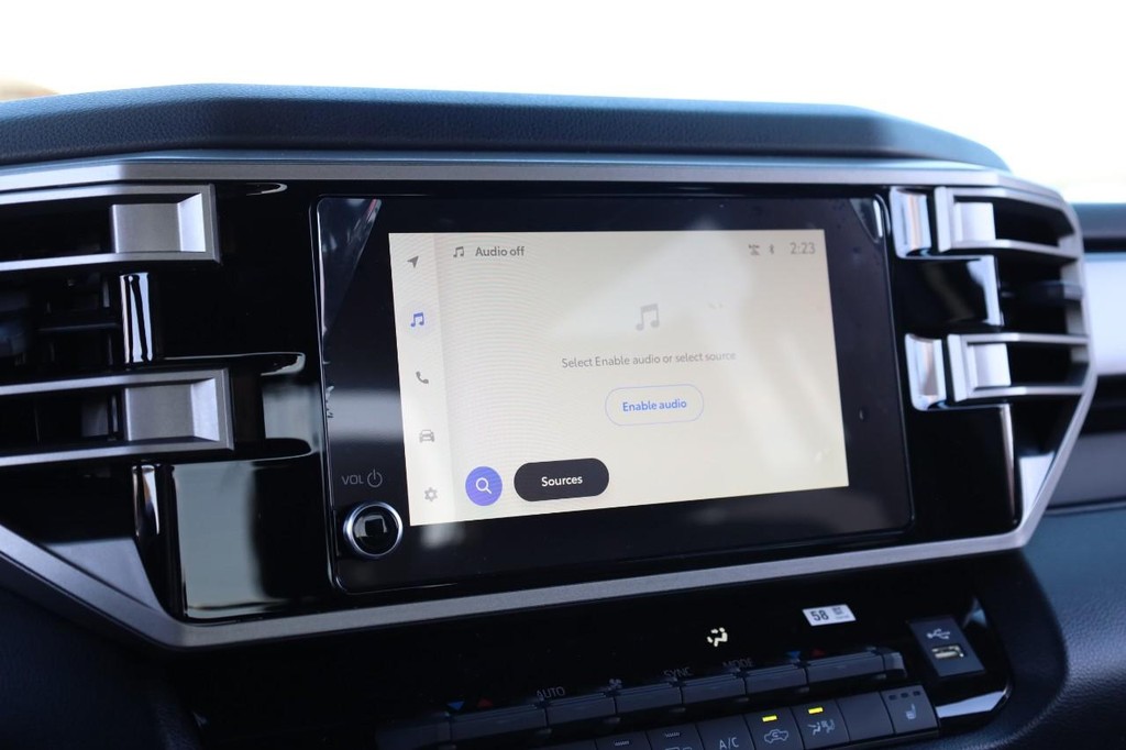 Toyota Tundra 4WD Vehicle Full-screen Gallery Image 11