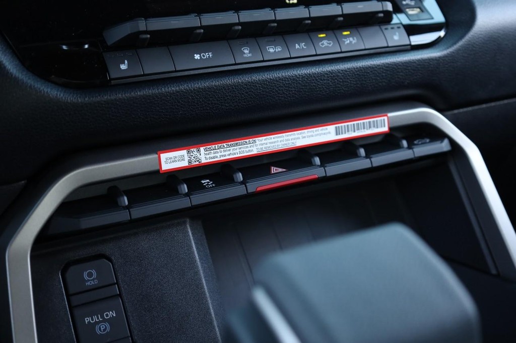 Toyota Tundra 4WD Vehicle Full-screen Gallery Image 14