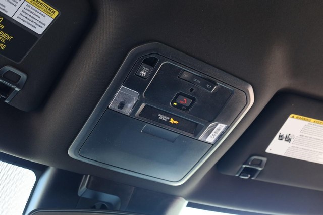 Toyota Tundra 4WD Vehicle Image 16