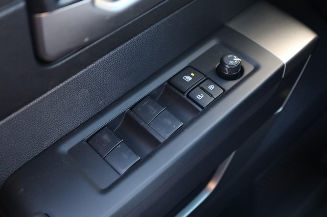 Toyota Tundra 4WD Vehicle Image 17