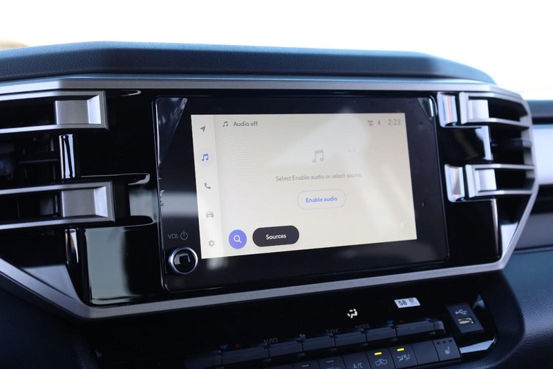 Toyota Tundra 4WD Vehicle Image 11