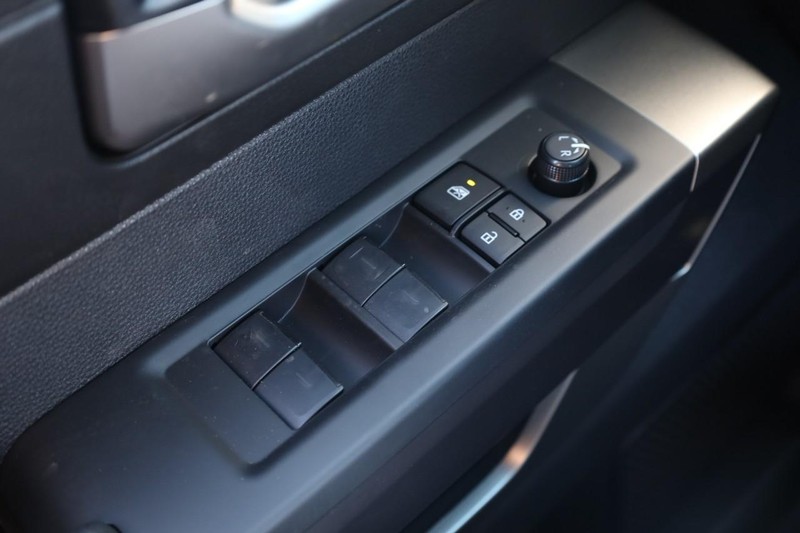 Toyota Tundra 4WD Vehicle Image 17