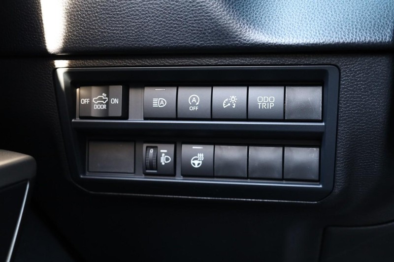 Toyota Tundra 4WD Vehicle Image 18