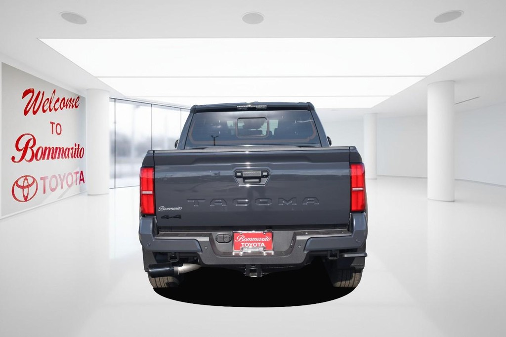 Toyota Tacoma 4WD Vehicle Full-screen Gallery Image 6