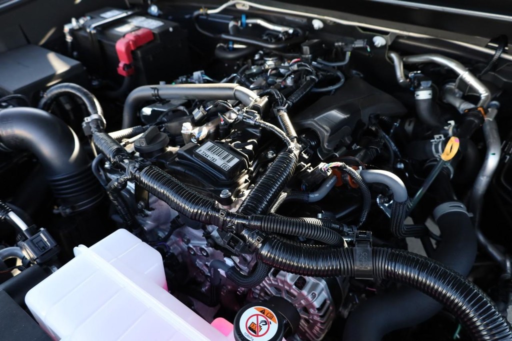 Toyota Tacoma 4WD Vehicle Full-screen Gallery Image 25