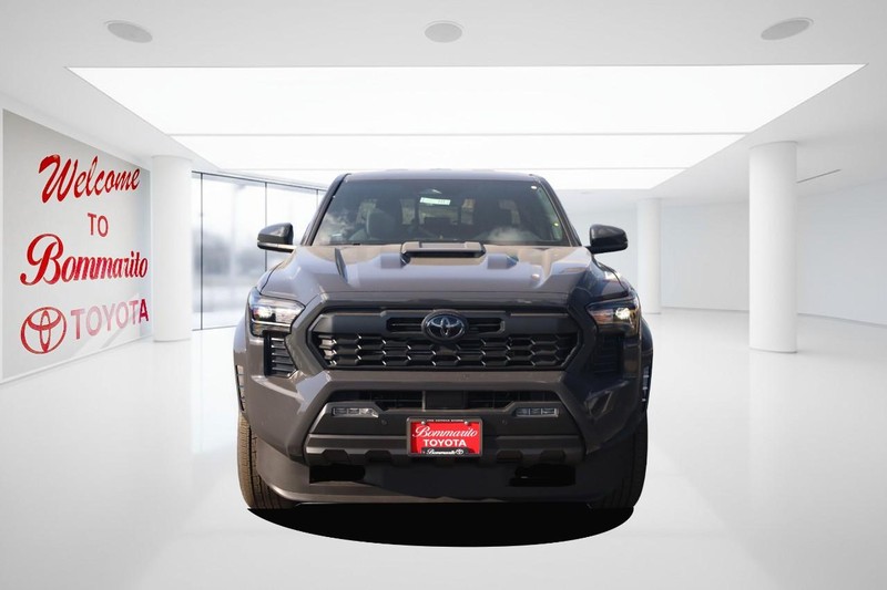 Toyota Tacoma 4WD Vehicle Image 04