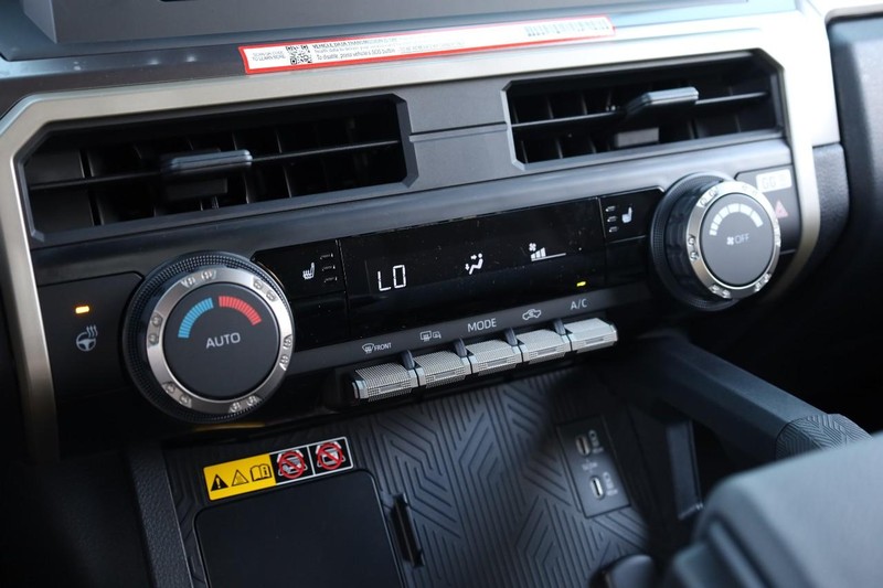 Toyota Tacoma 4WD Vehicle Image 13