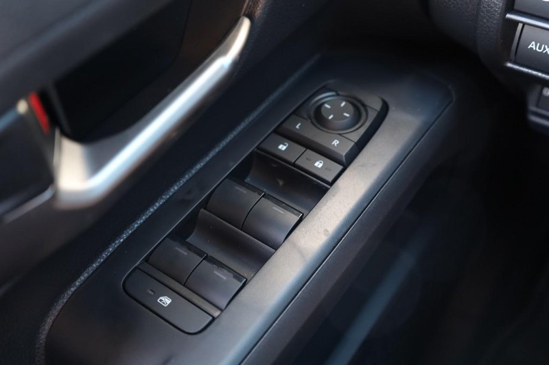 Toyota Tacoma 4WD Vehicle Image 17