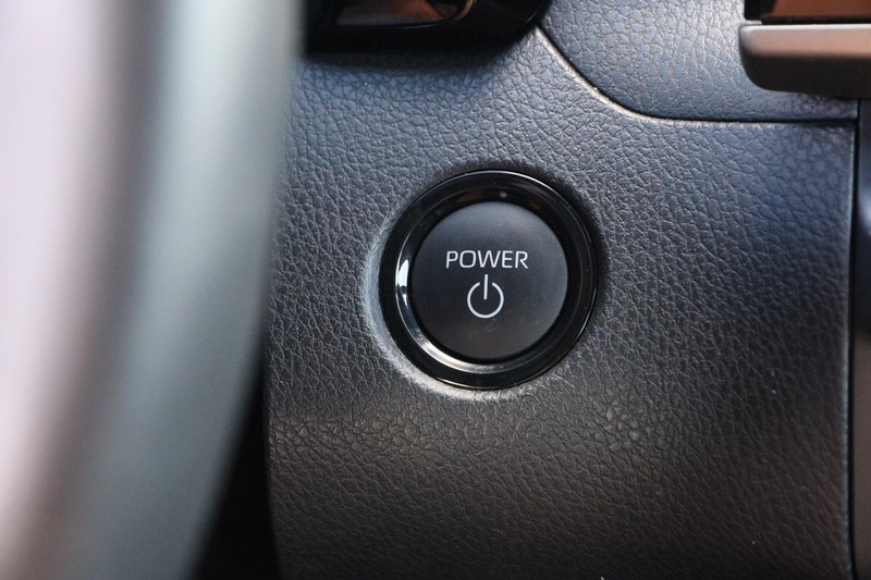 Toyota Camry Vehicle Full-screen Gallery Image 14