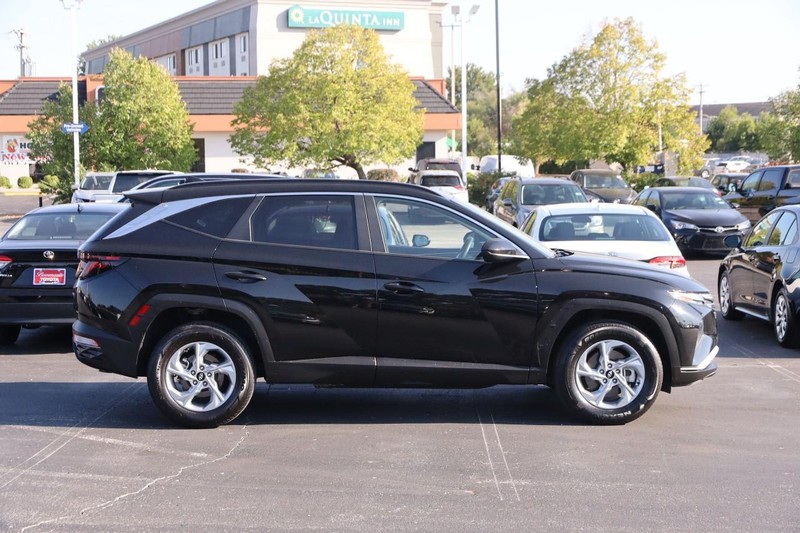 Hyundai Tucson Vehicle Full-screen Gallery Image 5