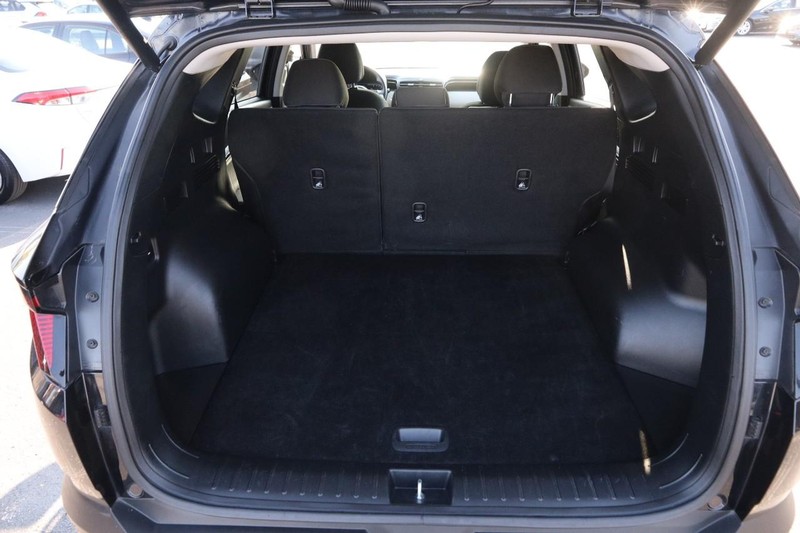 Hyundai Tucson Vehicle Full-screen Gallery Image 7