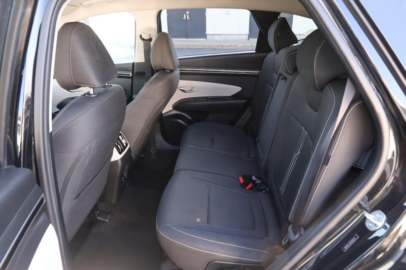 Hyundai Tucson Vehicle Full-screen Gallery Image 10