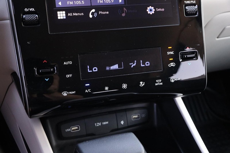 Hyundai Tucson Vehicle Full-screen Gallery Image 18