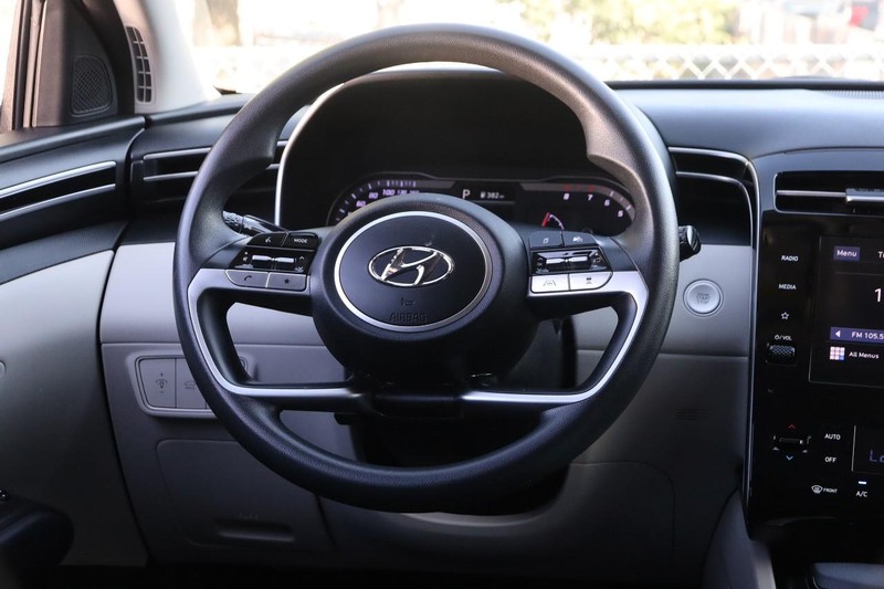 Hyundai Tucson Vehicle Full-screen Gallery Image 25