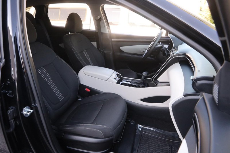 Hyundai Tucson Vehicle Full-screen Gallery Image 28