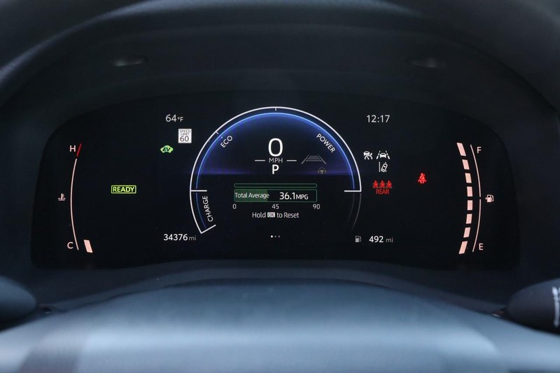 Toyota Camry Vehicle Full-screen Gallery Image 13