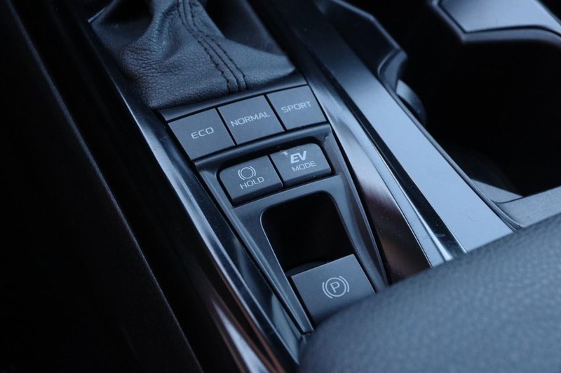 Toyota Camry Vehicle Full-screen Gallery Image 19