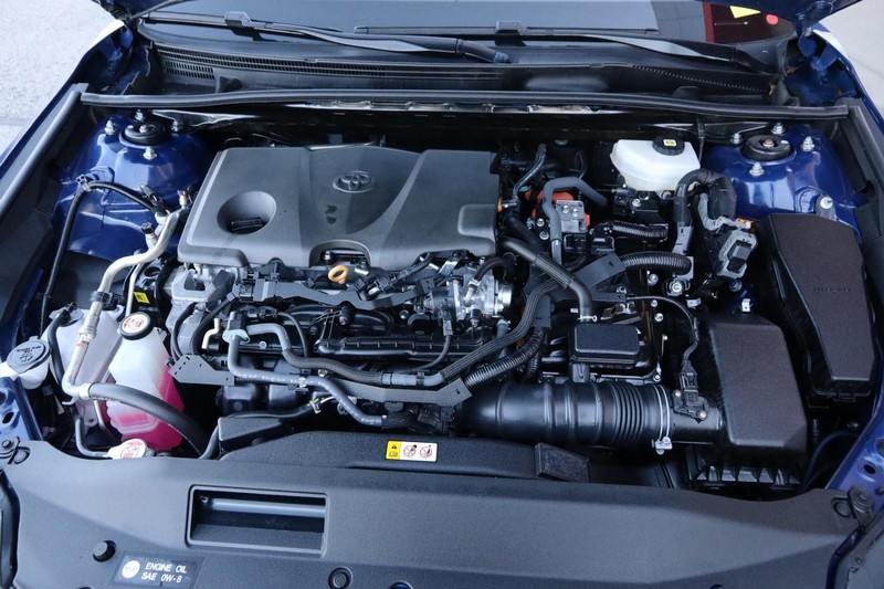 Toyota Camry Vehicle Full-screen Gallery Image 27