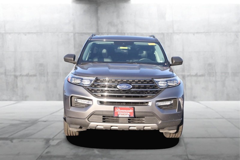 Ford Explorer Vehicle Full-screen Gallery Image 04