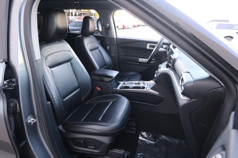 Ford Explorer Vehicle Full-screen Gallery Image 28