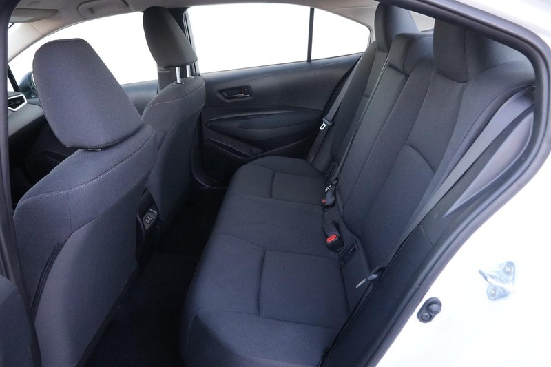 Toyota Corolla Vehicle Full-screen Gallery Image 9