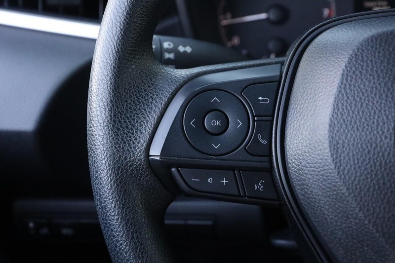 Toyota Corolla Vehicle Full-screen Gallery Image 11