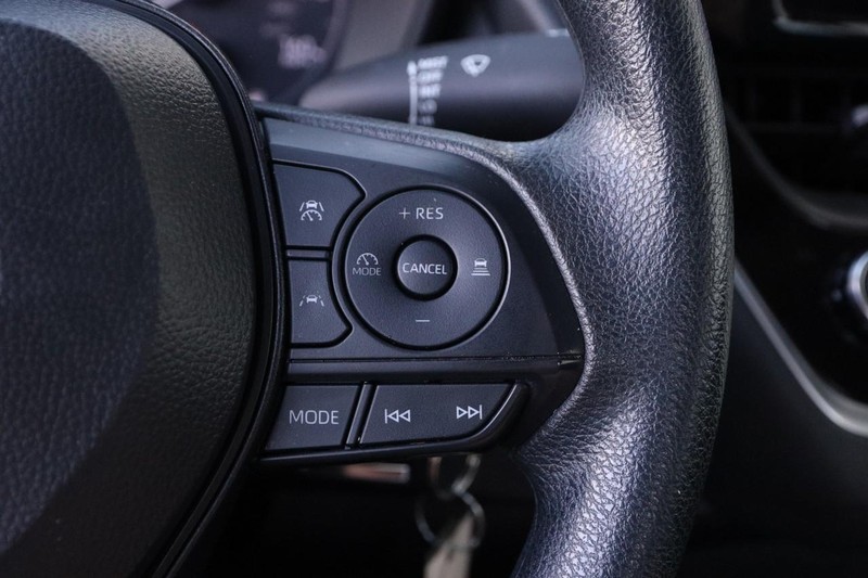 Toyota Corolla Vehicle Full-screen Gallery Image 12