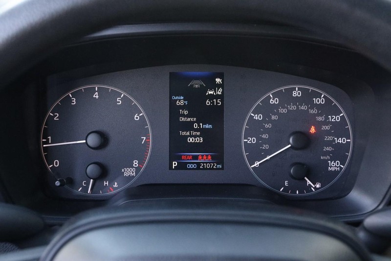 Toyota Corolla Vehicle Full-screen Gallery Image 13