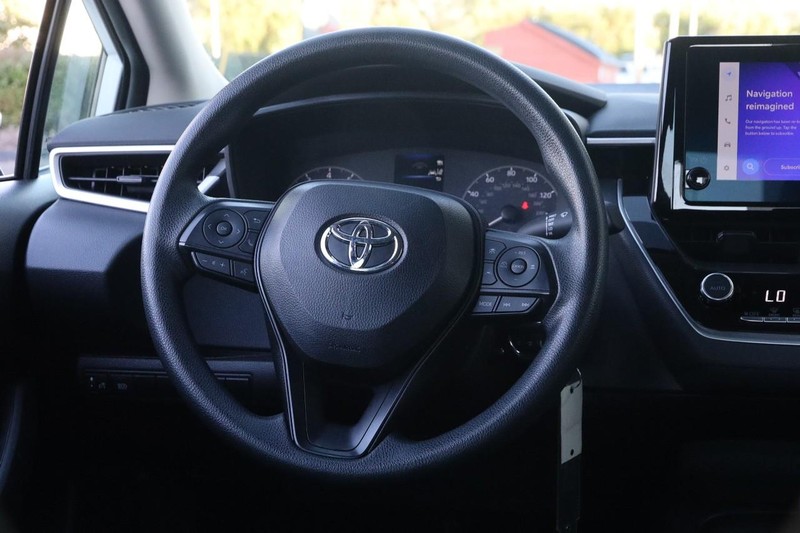 Toyota Corolla Vehicle Full-screen Gallery Image 19