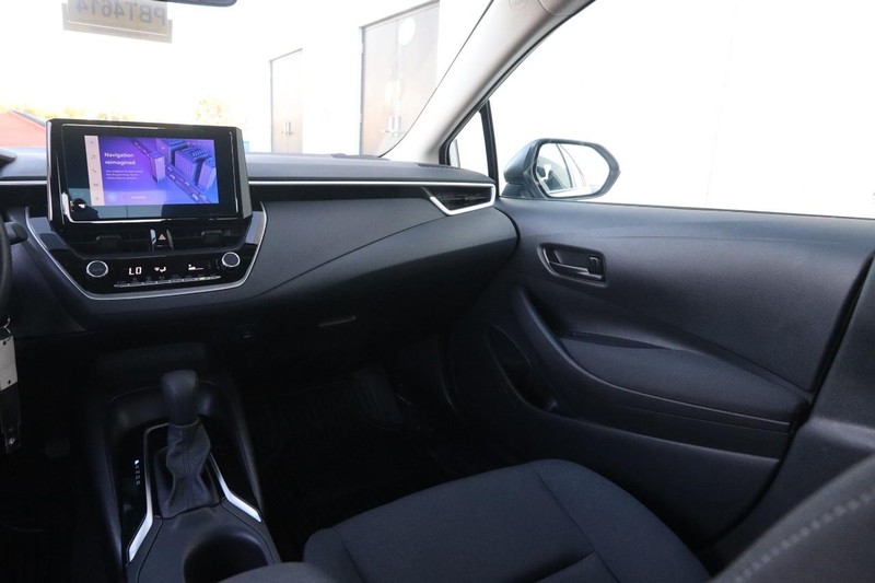 Toyota Corolla Vehicle Full-screen Gallery Image 21