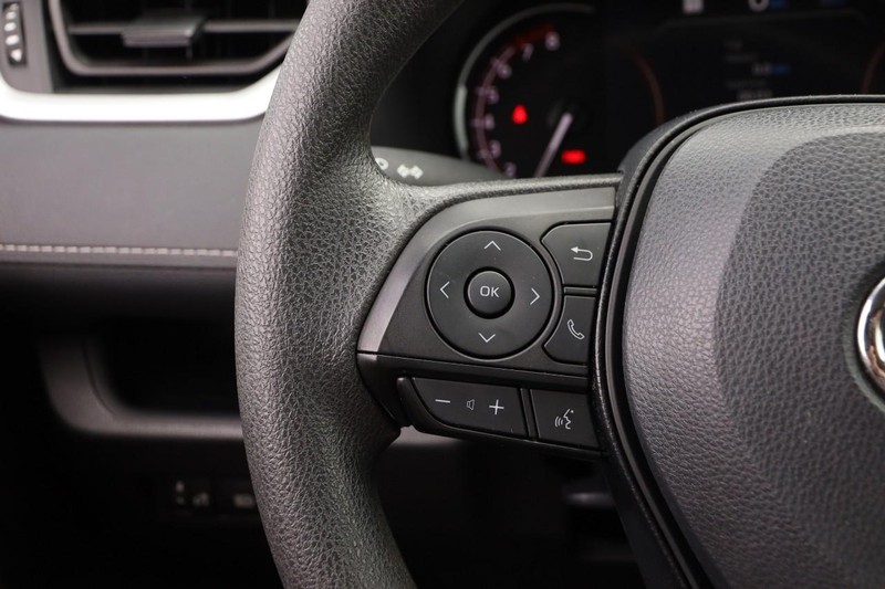 Toyota RAV4 Vehicle Full-screen Gallery Image 16