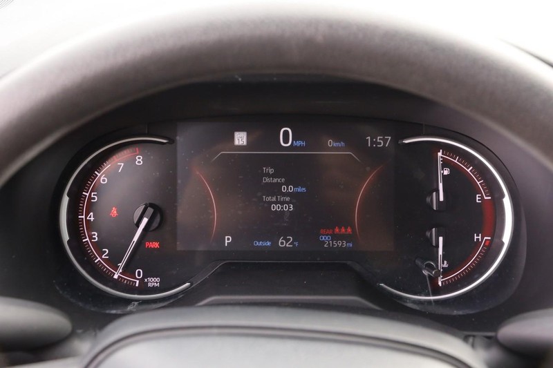 Toyota RAV4 Vehicle Full-screen Gallery Image 18