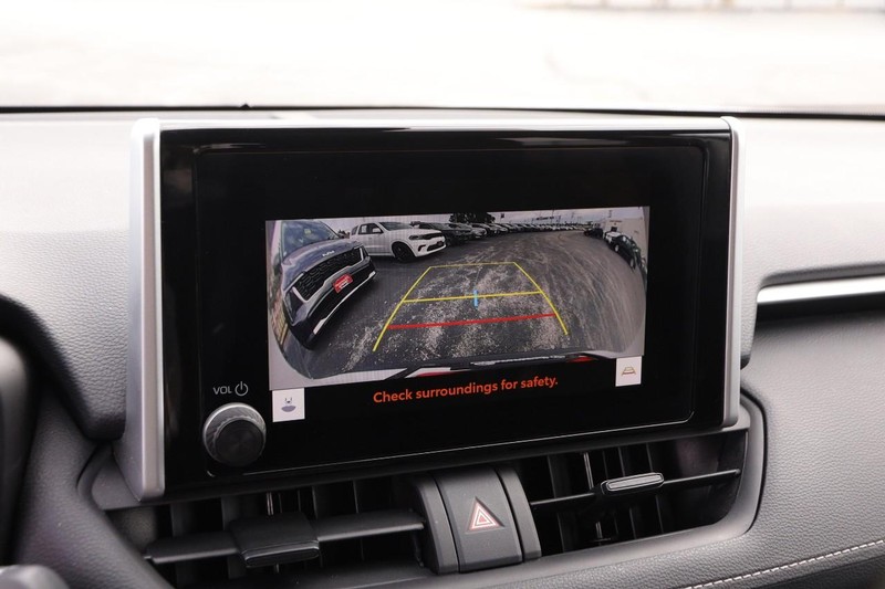 Toyota RAV4 Vehicle Full-screen Gallery Image 20