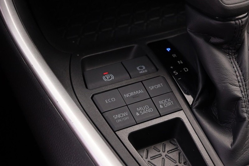 Toyota RAV4 Vehicle Full-screen Gallery Image 22