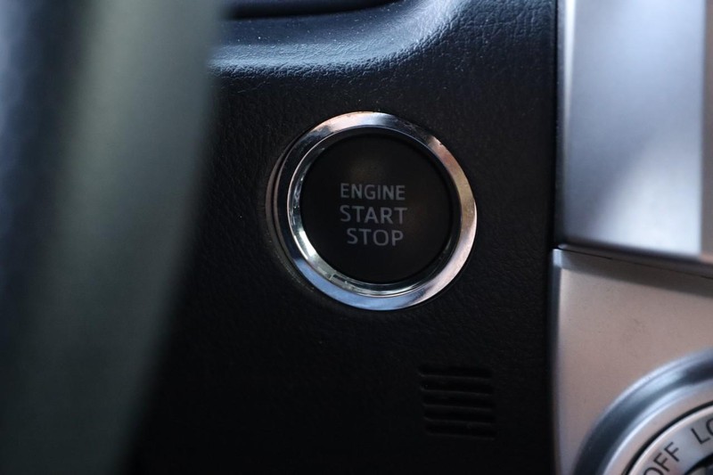 Toyota 4Runner Vehicle Full-screen Gallery Image 14