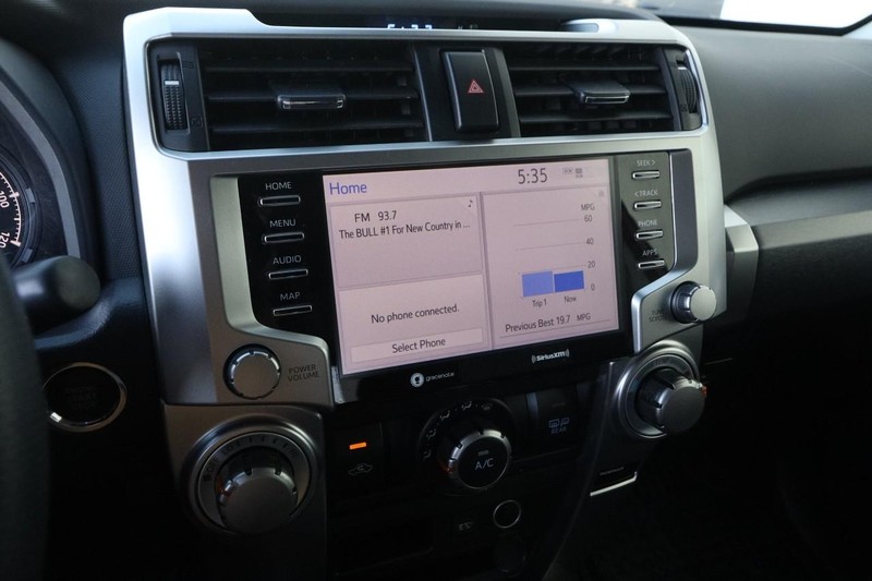 Toyota 4Runner Vehicle Full-screen Gallery Image 15