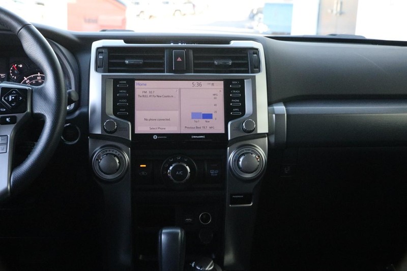 Toyota 4Runner Vehicle Full-screen Gallery Image 23