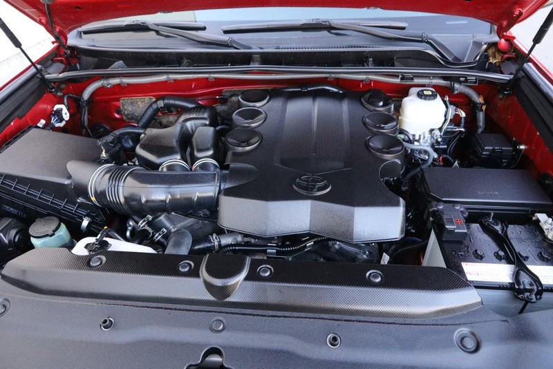 Toyota 4Runner Vehicle Full-screen Gallery Image 26