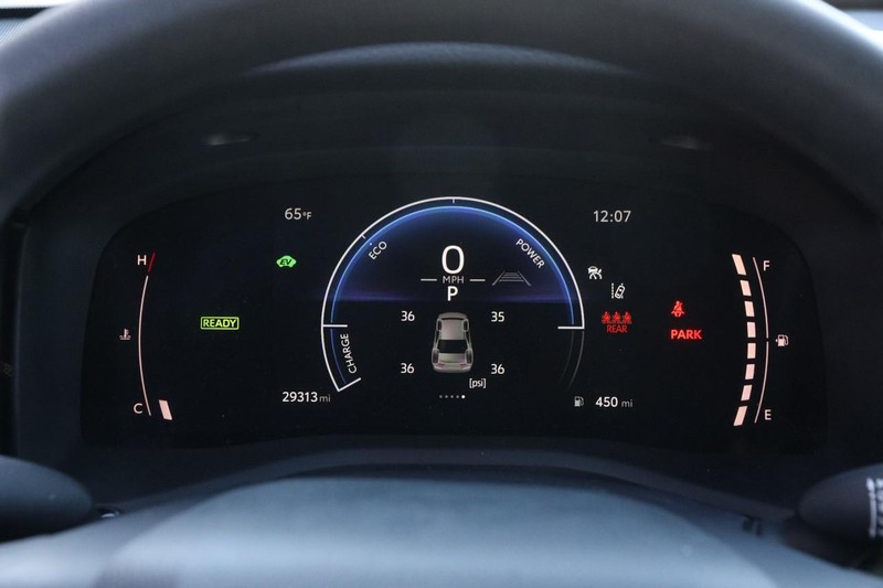 Toyota Camry Vehicle Full-screen Gallery Image 13