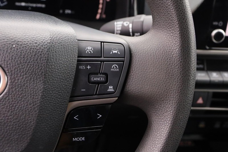 Toyota Camry Vehicle Full-screen Gallery Image 12