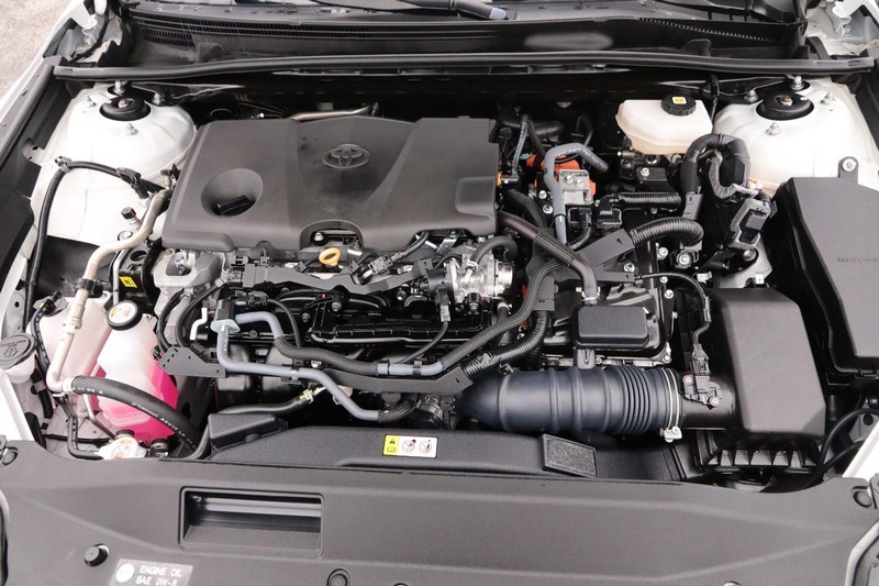 Toyota Camry Vehicle Full-screen Gallery Image 26